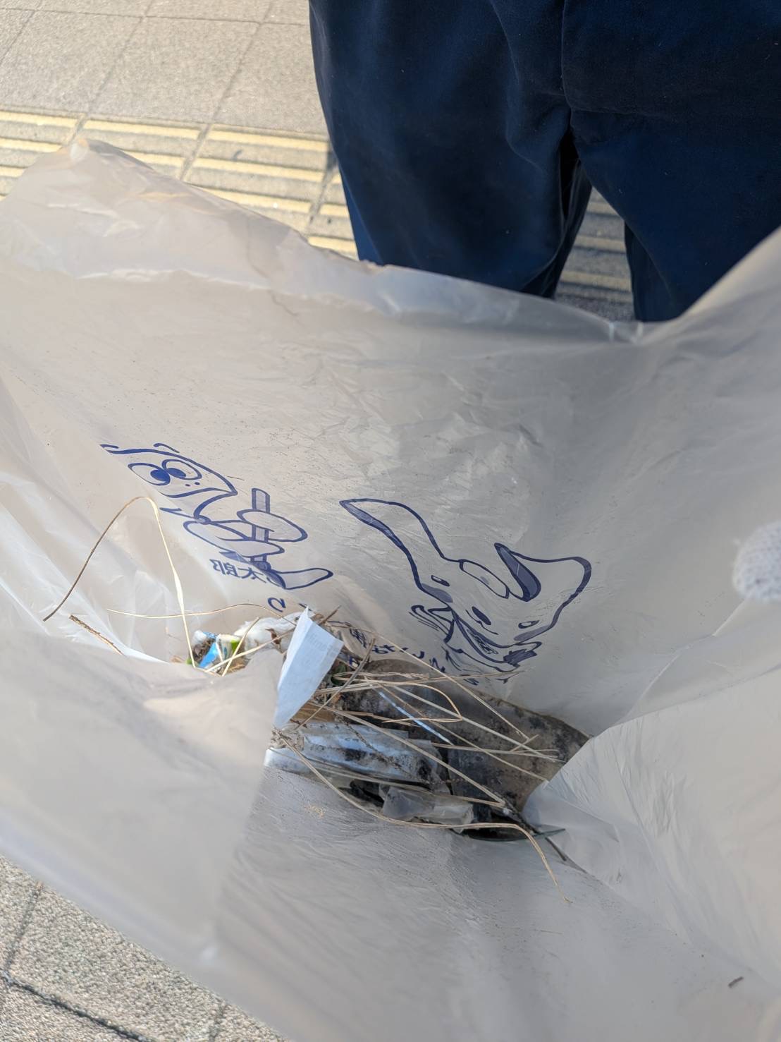 新子安駅の清掃活動